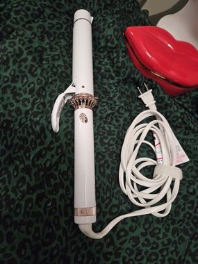 T3 Twirl 1.25 Curling Iron